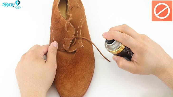 عدم استفاده از ادکلن در تمیزکردن کفش جیر